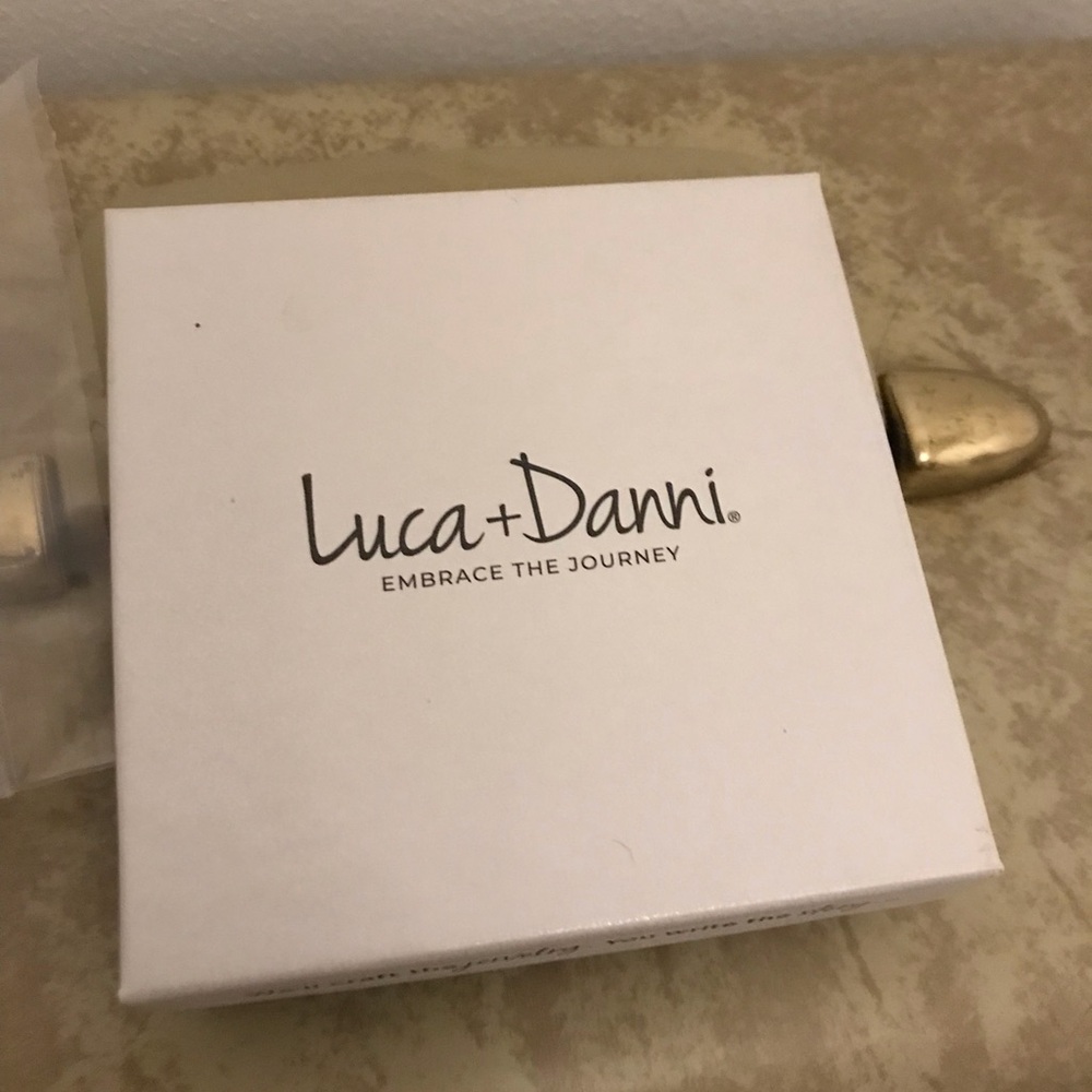 Luca + Danni November birthstone bracelet small petite wrist size - Picture 3 of 5